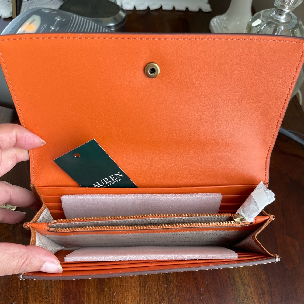 beautiful Ralph Lauren 100% leather wallet